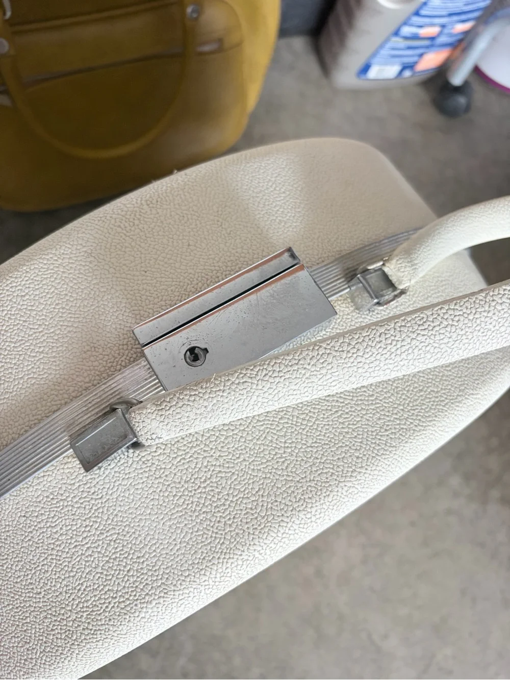 Vintage Frontier Cream Round Garment Bag Carrier in great condition make offer